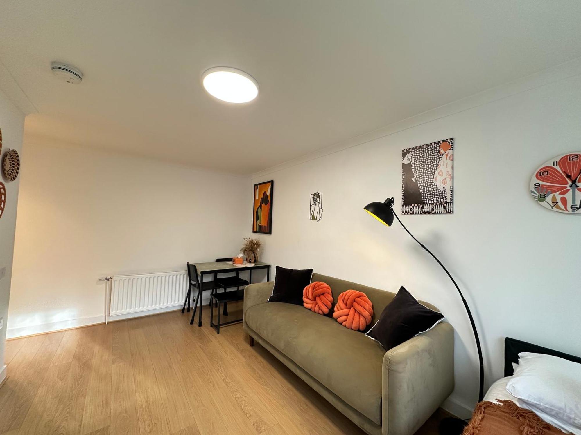 Stylish One Bedroom Apartment — Photos 3